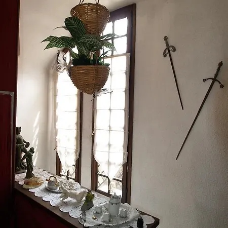 Le Petit Chateau Bed & Breakfast